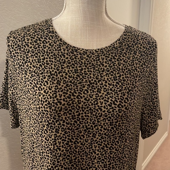 Women’s Old Navy Cheetah Print Blouse Size Large - Picture 2 of 6
